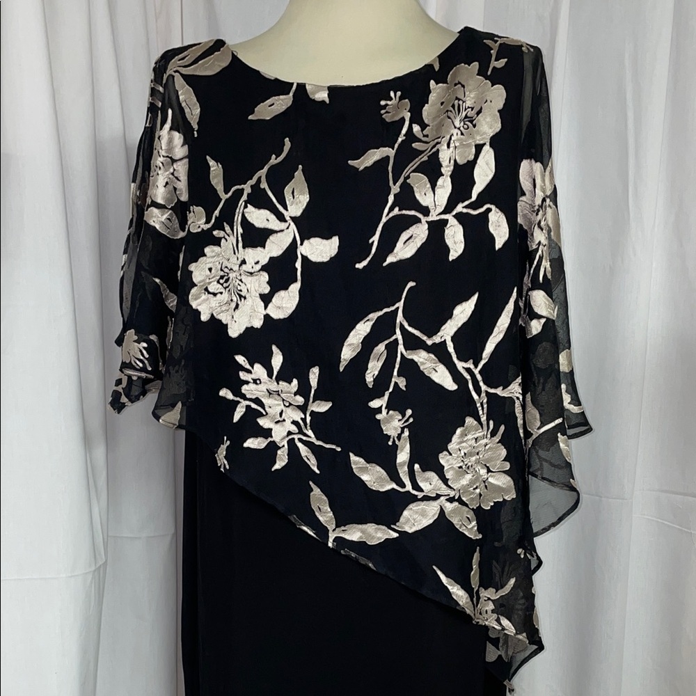 NWT  Scarlett Sleeveless Cape Sheath Dress with black & gold floral overlay. 18W